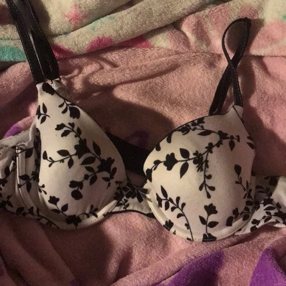 🌹Black & White Padded Bra🌹
